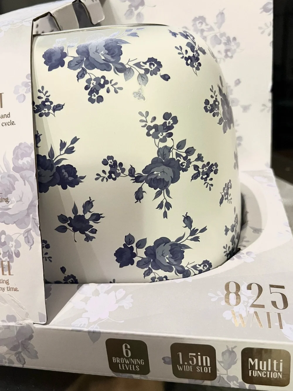 NEW DwellStudio 2 Slice Toaster Blue Hydrangea Pattern 825 Watt.